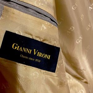 Mens Gianni Vironi 2 piece suit.